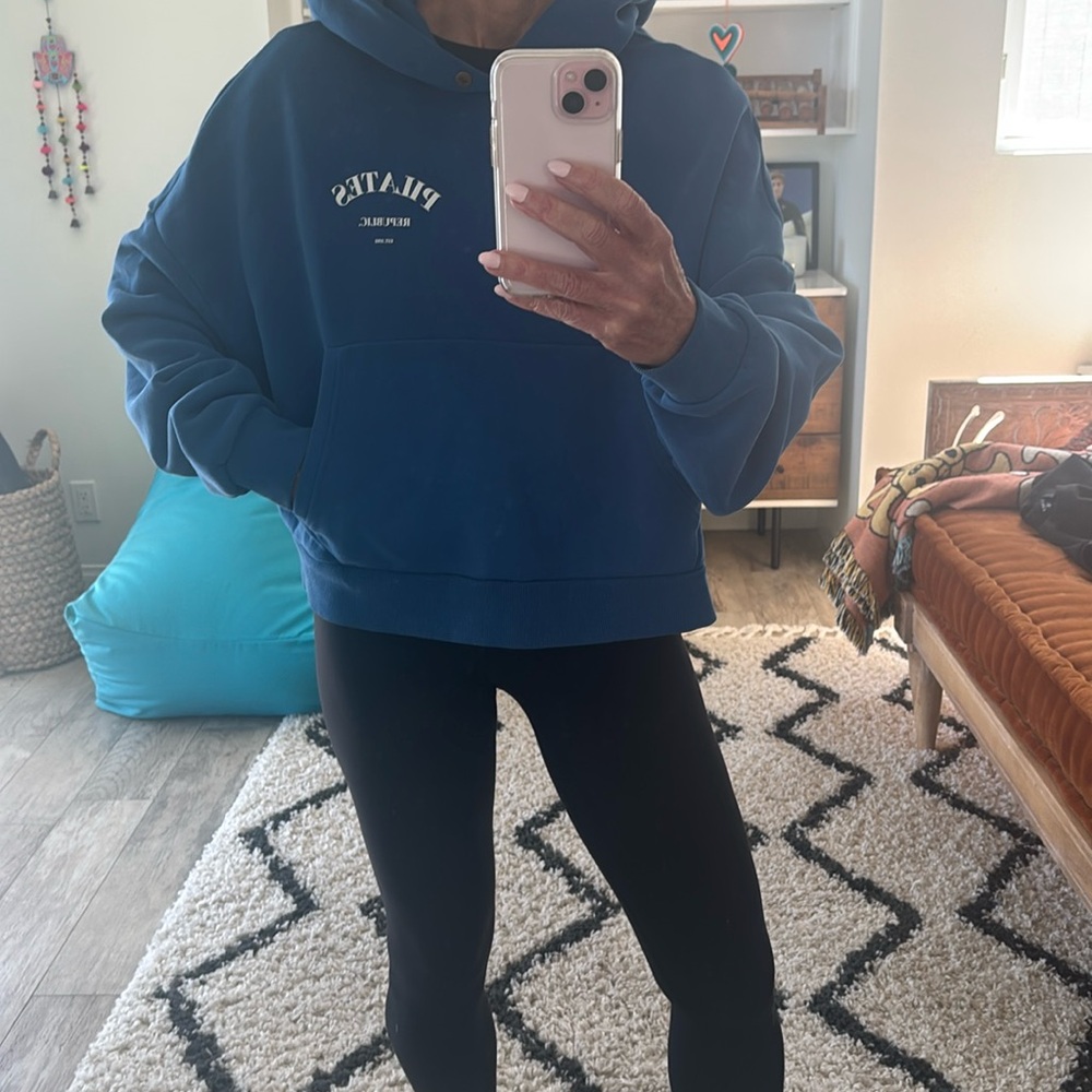 Boxy Hoodie - Picture 8 of 10